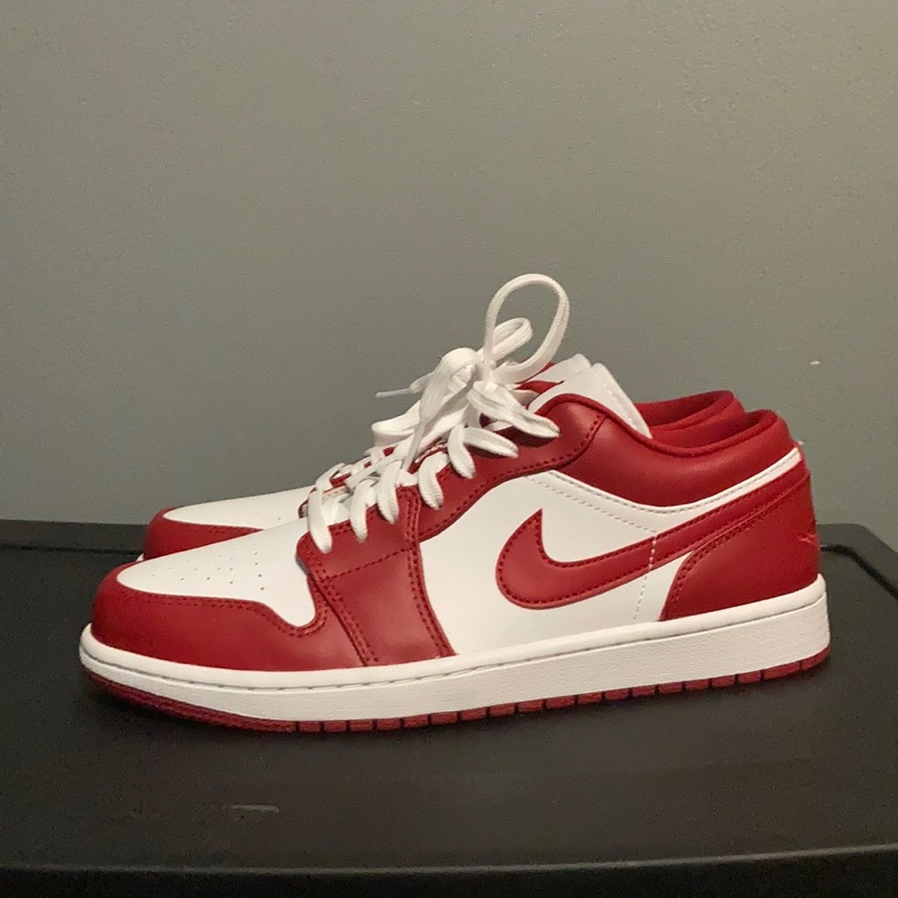 Nike Jordan 1 gym red low